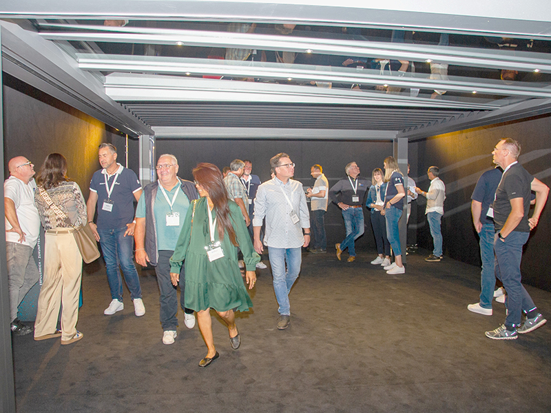 Highlights der Veranstaltung waren unter anderem die Präsentation des neuen Lamellendachs und die Vorstellung brandaktueller Marketing-Services. Foto: © TS-Aluminium