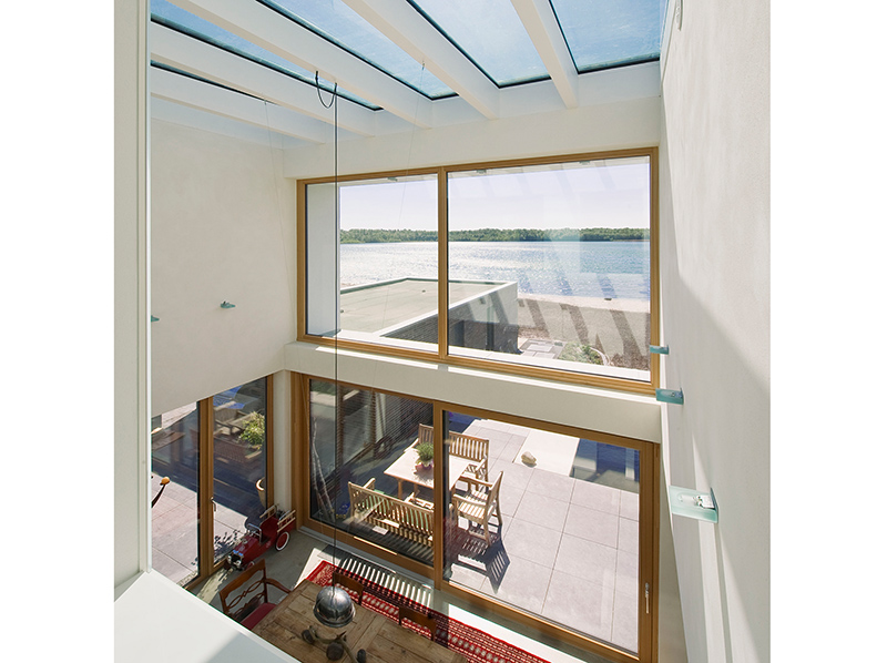 Moderne Isoliergläser lassen ein Maximum an Licht rein und sind trotzdem effizient. Foto: © Semcoglas