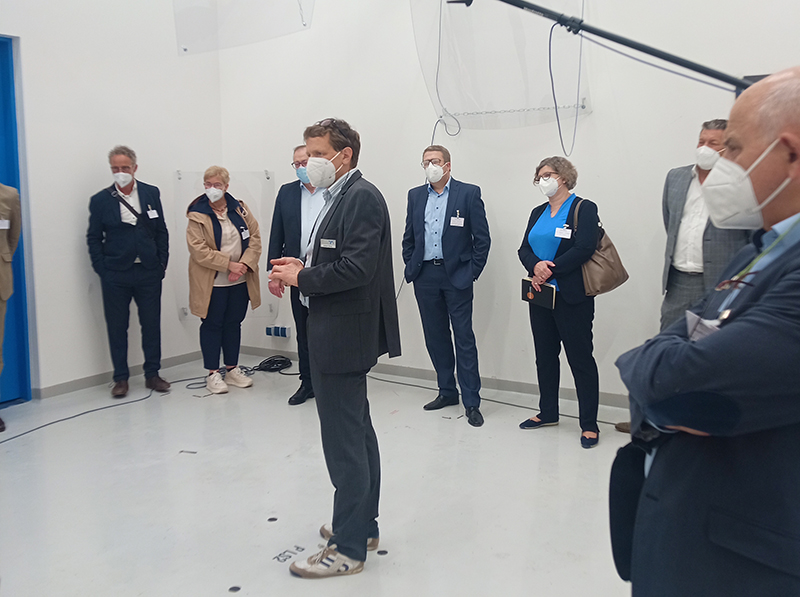 Im TFI Aachen wurde das hochmoderne Labor für Bauakustik besichtigt. Foto: © Claudia Wieland