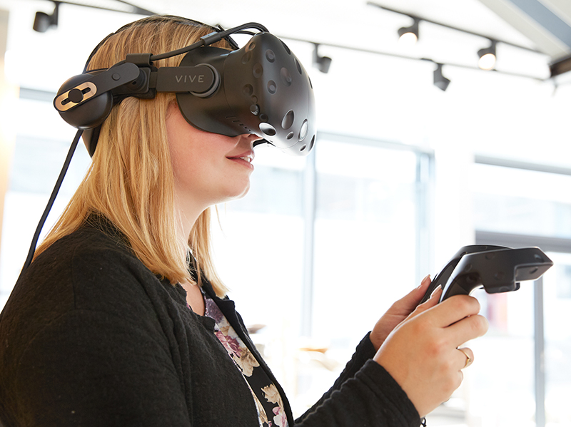 Klassische Themen der Weiterbildung sollen durch spezielle, zukunftsorientierte Kurse mit digitalem Schwerpunkt sinnvoll ergänzt werden. Foto: © Markilux