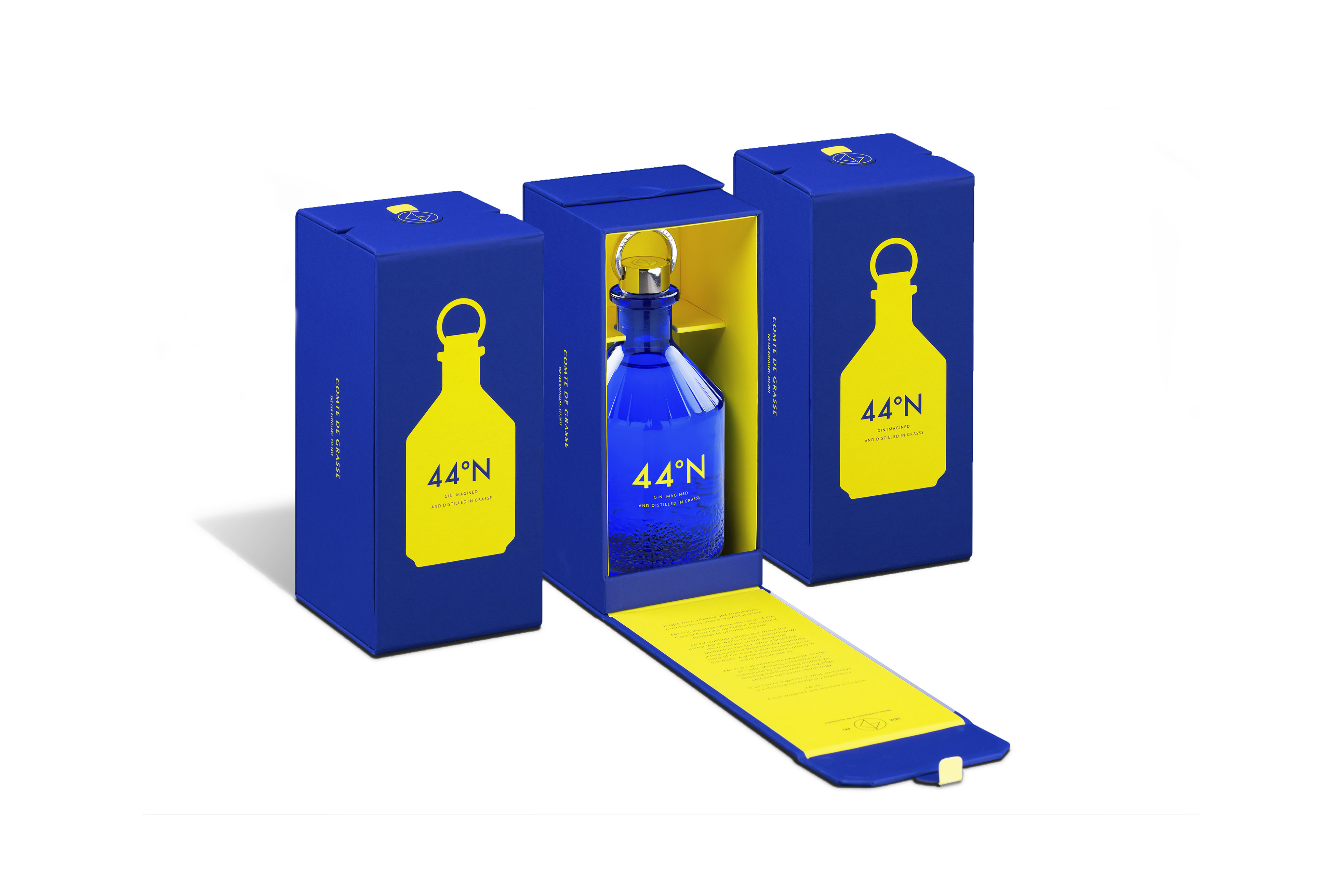 Nobler Gin, noble Verpackung mit Yves-Klein-Blau, die Flasche ist einem Parfumflakon nachempfunden und hat einen per App auslesbaren Chip, mit der die K&auml;ufer etwas &uuml;ber die Flasche und den Inhalt erfahren. Foto: © 44°N Comte de Grasse