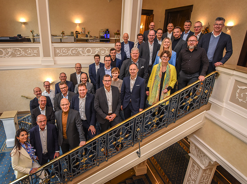 Feierliche Stimmung bei Mitgliedern und Gästen auf der 50. Mitgliederversammlung des IVH. Foto: © IVH/ Marcus Schwetasch