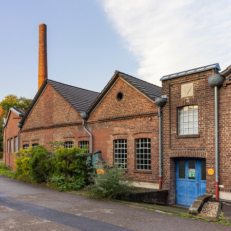 Allein die historischen Fabrikgebäude lohnen schon den Besuch des Sensenhammers. Foto: © Martin-Wienkenhoever