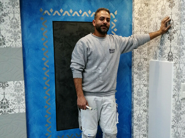 Das Malerteam, Trier, hat M. D. aus Ägypten ausgebildet (mit der Ausbildungsduldung): dieses Jahr hat er die Gesellenprüfung als Maler- und Lackierer (HWK) erfolgreich bestanden. Foto: © HWK Trier