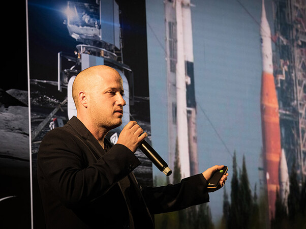 Yuval Valiano-Rips, one of the authors of this articl,e, worked for 15 years as a rockets engineer and is part of the managing team of Israel’s Space Agency volunteering organization. Photo: © privat Yuval Valiano-Rips, one of the authors of this articl,e, worked for 15 years as a rockets engineer and is part of the managing team of Israel’s Space Agency volunteering organization. Photo: © privat