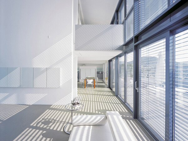 Sonnenschutz für das Dachfenster. Foto: © VFF/Velux