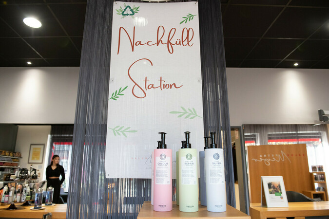 Nachfüllstation für Produkte. Foto: © Top Hair International / Melanie Fredel