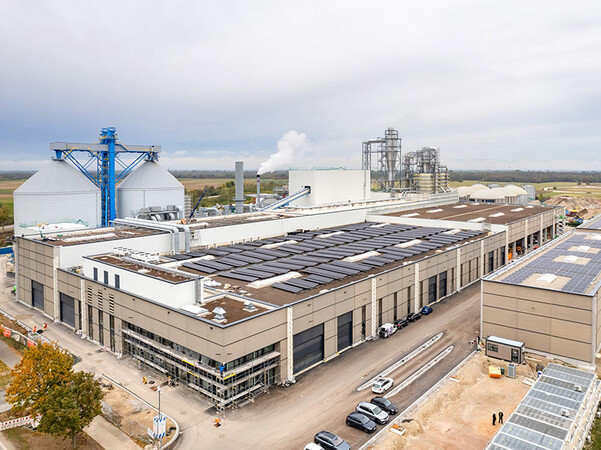 Das neue Gutex Werk in Eschbach im Breisgau bietet eine besonders klimafreundliche Produktion. Foto: © Gutex