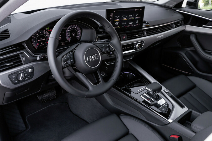 Der Audi A4 ist hochwertig. Allerdings wurde der Drehregler fürs Infotainment nach dem letzten Facelift eingespart. Foto: © Audi