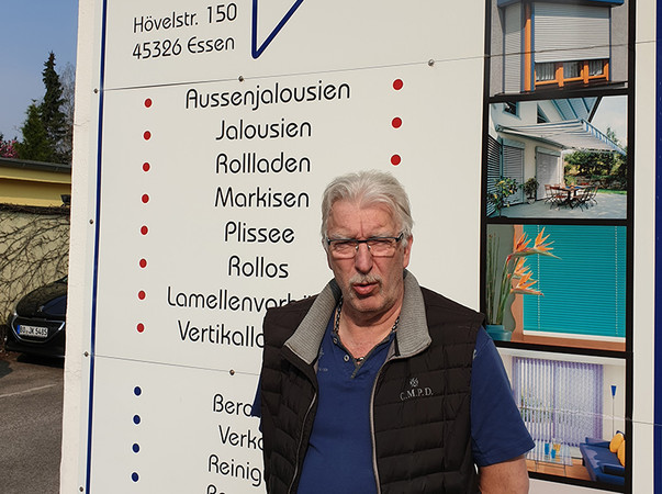 Norbert Schilling hat den Markt für die Reinigung von Innen- und Außenjalousien bereits vor vielen Jahren erkannt. Foto: © Sonnenschutztechnik Schilling