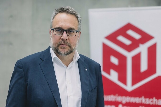 IG BAU-Verhandlungsführer Carsten Burckhardt Foto: © IG BAU (Tobias Seifert)  IG BAU-Verhandlungsführer Carsten Burckhardt Foto: © IG BAU (Tobias Seifert)