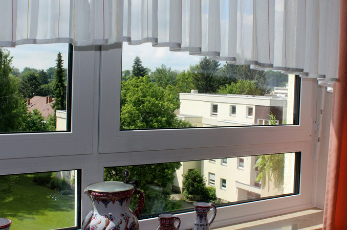 Eines der neuen Fenster des Memminger Wohnhauses im Detail. Foto: © VFF / hilzinger