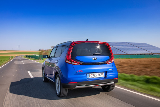 Der Elektro-Kia fährt sich handlich. Foto: © Kia Der Elektro-Kia fährt sich handlich. Foto: © Kia