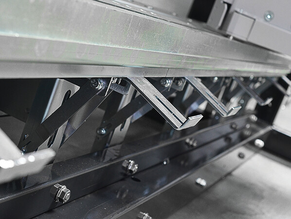 New threshold mounting brackets and new transom and frame mounting angles for lighter, more flexible, and more stable installation options. Photo: © Meiller Aufzugtüren New threshold mounting brackets and new transom and frame mounting angles for lighter, more flexible, and more stable installation options. Photo: © Meiller Aufzugtüren