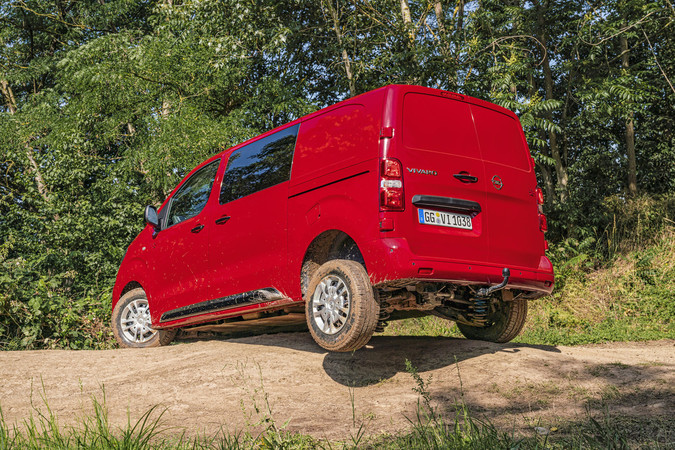 Der Vivaro 4x4 wird in drei Fahrzeuglängen angeboten Foto: © Opel