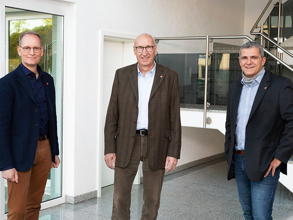 Die drei Geschäftsführer der hilzinger Gruppe (v.l.) Jens Busse, Helmut Hilzinger, Christian Bandle. Foto: © hilzinger