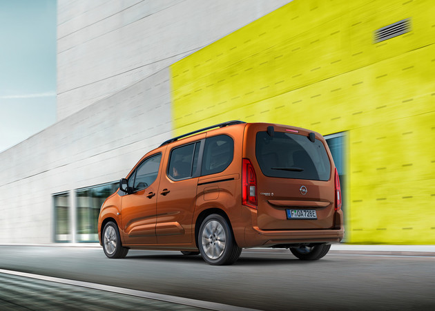 Mit seinem 50 kWh Akku und 100 kW/136 PS bietet der neue Opel Combo-e einiges an Power. Foto: © Opel Mit seinem 50 kWh Akku und 100 kW/136 PS bietet der neue Opel Combo-e einiges an Power. Foto: © Opel