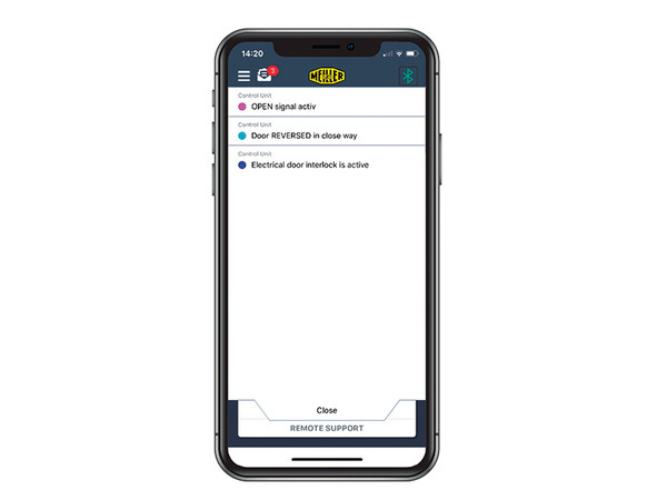 Display of door signals as push messages. The colour marking indicates where the command comes from. Status and error messages are likewise displayed in this way. Photo: © Meiller