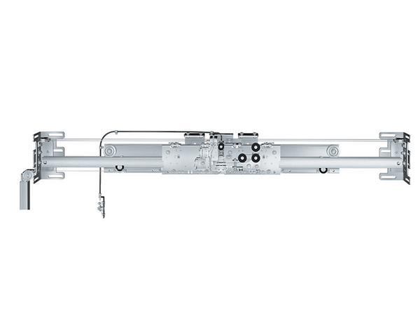 The kit for four-leaf, centrally opening landing doors is supplied with an adaptation for the existing emergency locking mechanism. Photo: © Meiller Aufzugtüren