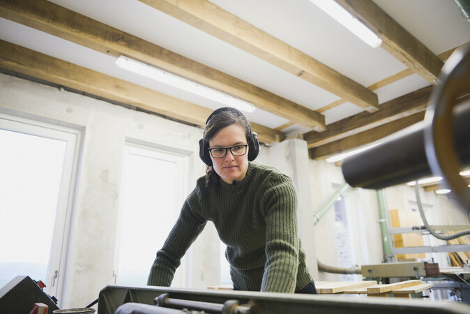 Johanna Röh in ihrer Werkstatt Foto: © Heimat Werbeagentur GmbH