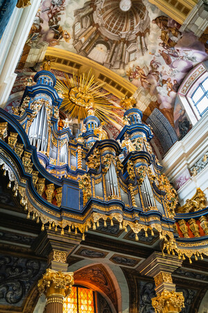 Die Barockkirche Heiligelinde. Herzstück ist die Orgel mit 3.960 Pfeifen und 40 Registern. Die Figuren der Orgel sind beweglich. Foto: © Siegfried Michael Wagner