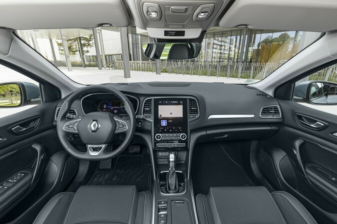In seinem Innenraum erweist sich der Renault als ein kommoder Cruiser. Foto: © Renault