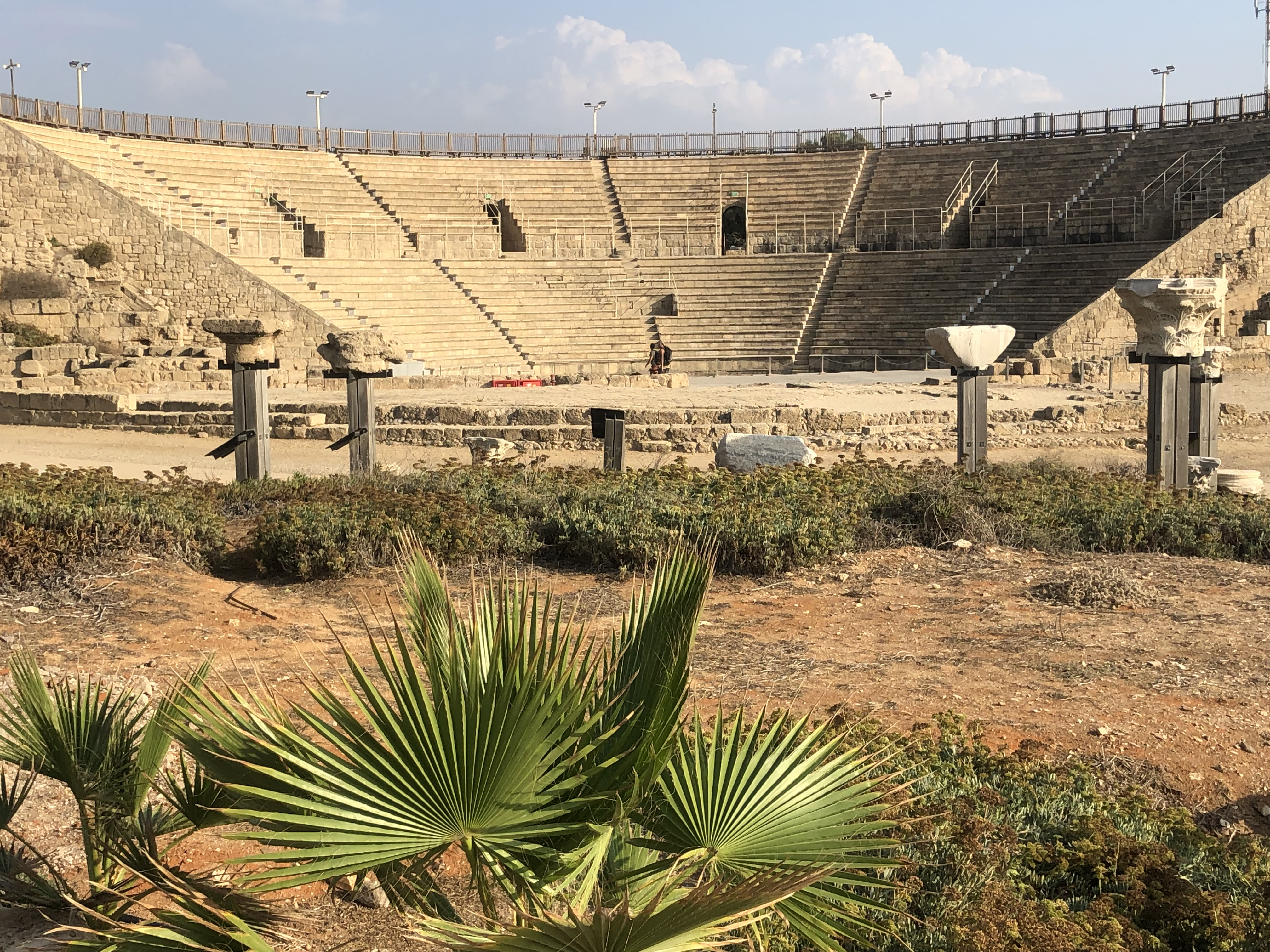 In der Arena des Amphitheaters der Maritima Caesarea Martitima kämpften einst Gladiatoren um ihr Leben. Heute ist es vor allem für Künstler eine große Ehre, an diesem Ort aufzutreten. Foto: © DHB